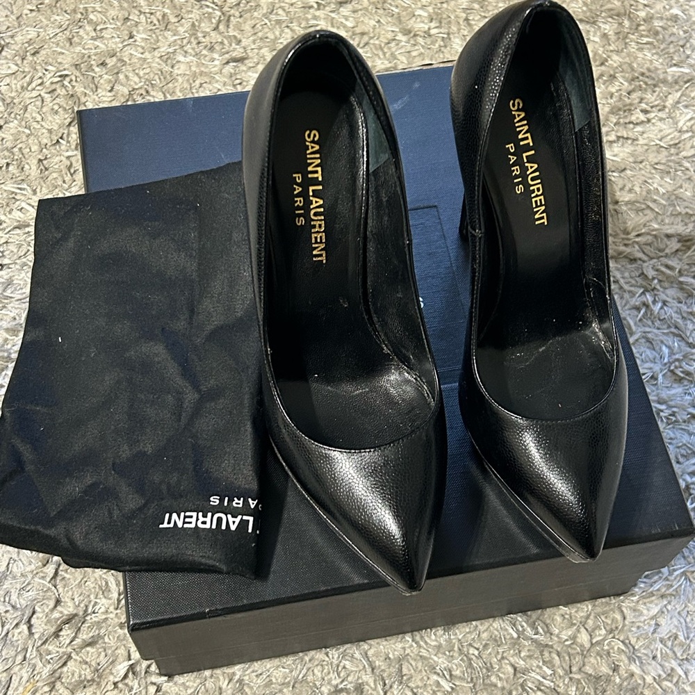 Saint Laurent Janis Pumps